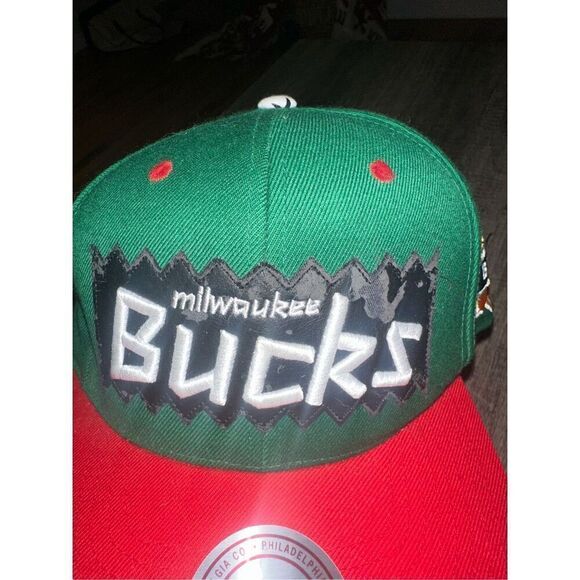 Mitchell & Ness Bait Snapback Milwaukee Bucks Hat Cap - Picture 8 of 8